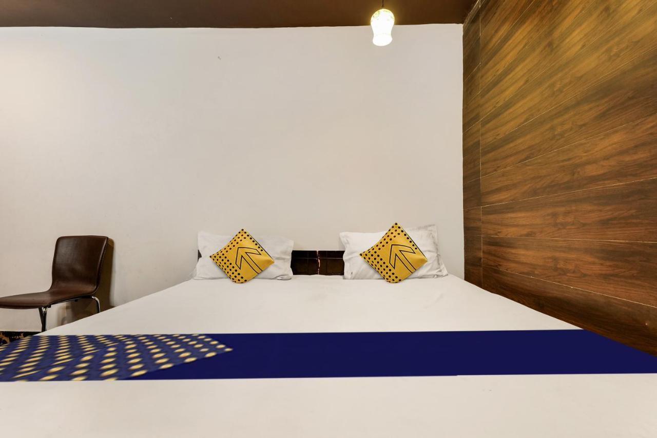 Oyo Flagship 81486 Hotel Mahalaxmi Guesthouse Nueva Delhi Exterior foto