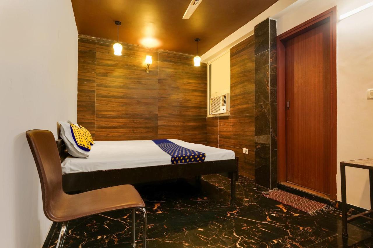Oyo Flagship 81486 Hotel Mahalaxmi Guesthouse Nueva Delhi Exterior foto