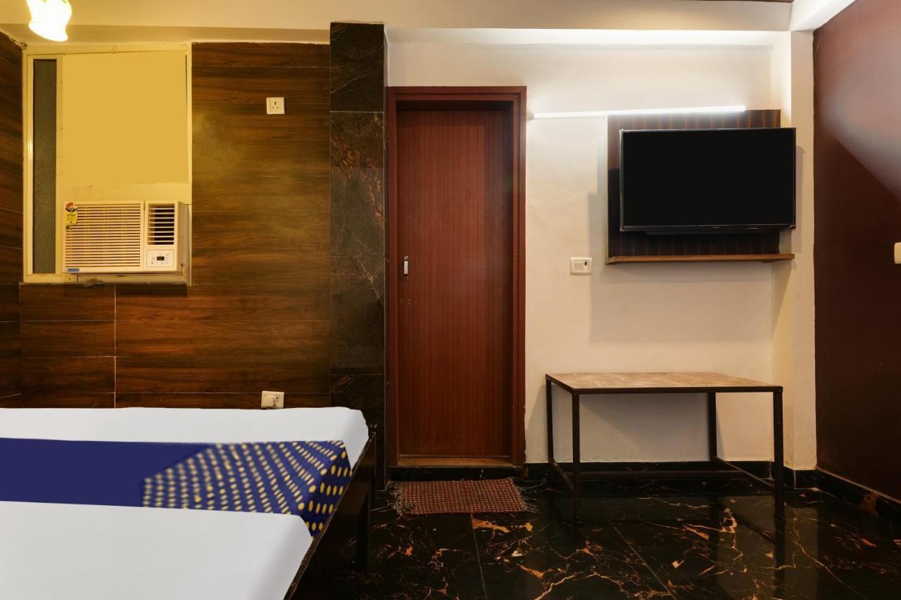 Oyo Flagship 81486 Hotel Mahalaxmi Guesthouse Nueva Delhi Exterior foto