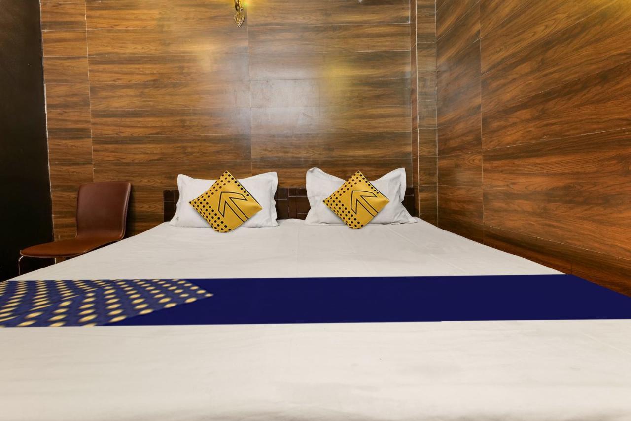 Oyo Flagship 81486 Hotel Mahalaxmi Guesthouse Nueva Delhi Exterior foto
