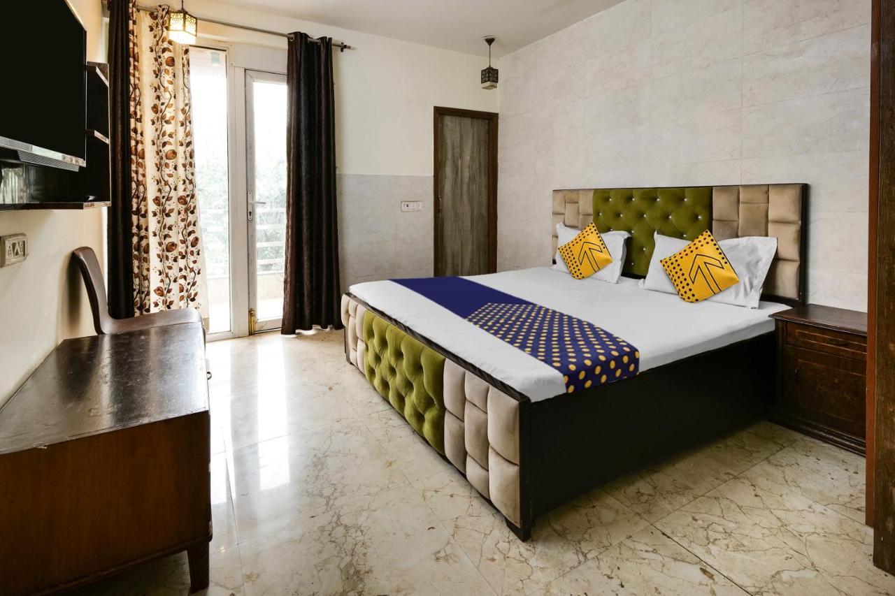 Oyo Flagship 81486 Hotel Mahalaxmi Guesthouse Nueva Delhi Exterior foto